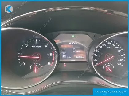 KIA CARNIVAL 9-SEATER NOBLESSE