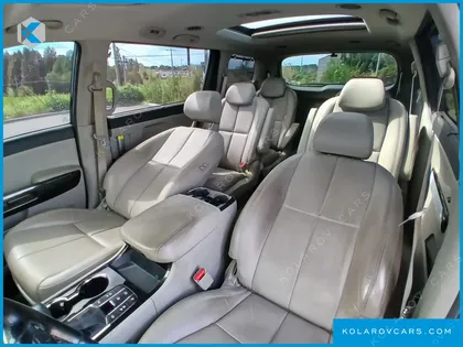KIA CARNIVAL 9-SEATER NOBLESSE