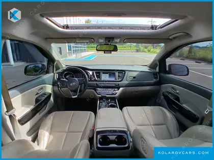 KIA CARNIVAL 9-SEATER NOBLESSE