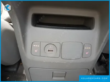 KIA CARNIVAL 9-SEATER NOBLESSE