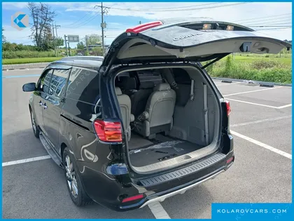 KIA CARNIVAL 9-SEATER NOBLESSE