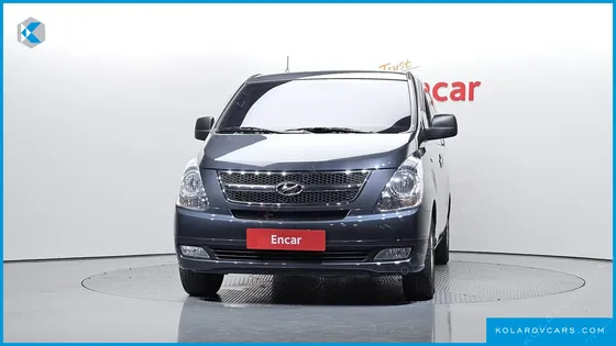 HYUNDAI STAREX 5-SEATER VAN