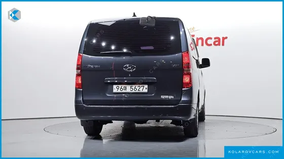 HYUNDAI STAREX 5-SEATER VAN