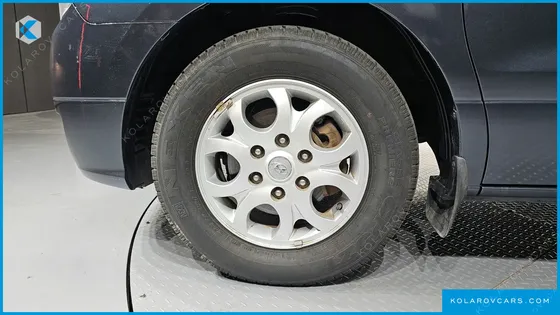 HYUNDAI STAREX 5-SEATER VAN