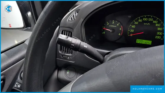 HYUNDAI STAREX 5-SEATER VAN