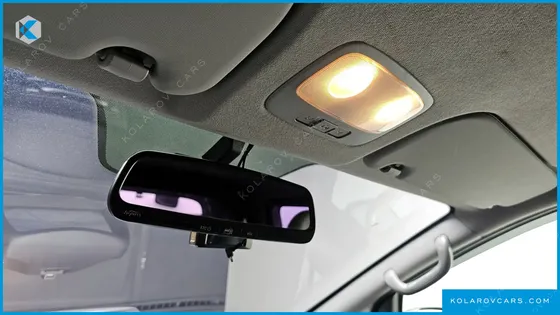 HYUNDAI STAREX 5-SEATER VAN