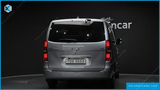 HYUNDAI STAREX 12-SEATER WAGON