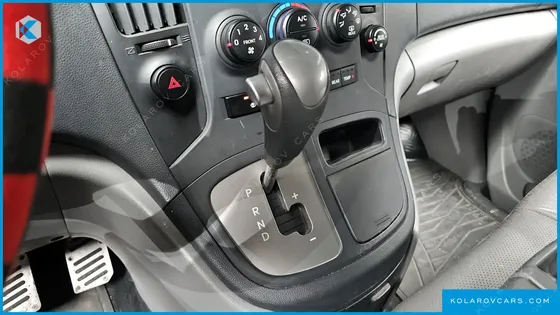 HYUNDAI STAREX 12-SEATER WAGON