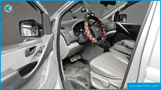 HYUNDAI STAREX 12-SEATER WAGON