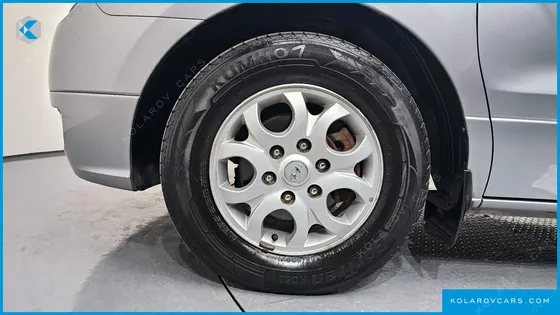 HYUNDAI STAREX 3-SEATER VAN