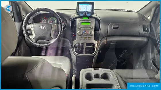 HYUNDAI STAREX 3-SEATER VAN