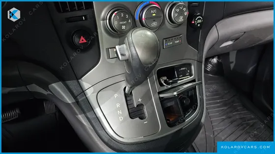 HYUNDAI STAREX 12-SEATER WAGON