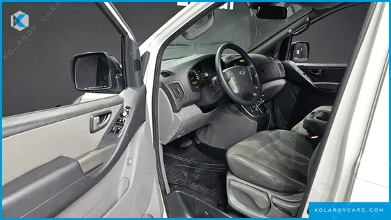 HYUNDAI STAREX 12-SEATER WAGON