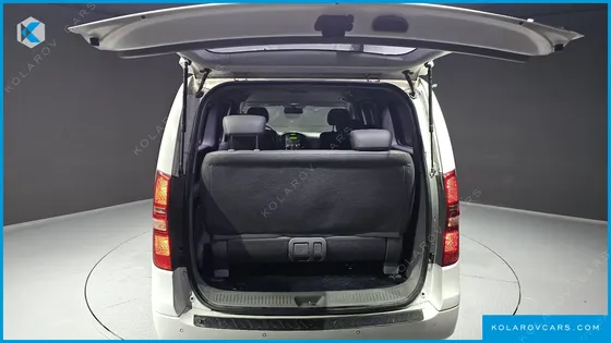 HYUNDAI STAREX 12-SEATER WAGON