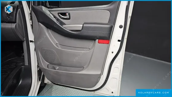 HYUNDAI STAREX 12-SEATER WAGON