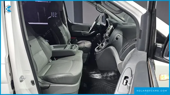 HYUNDAI STAREX 12-SEATER WAGON