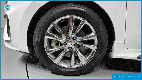 KIA CARNIVAL 9-SEATER PRSTIGE