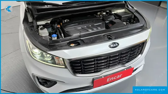 KIA CARNIVAL 9-SEATER PRSTIGE