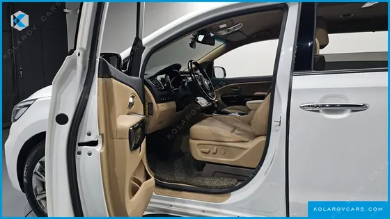 KIA CARNIVAL 9-SEATER PRSTIGE