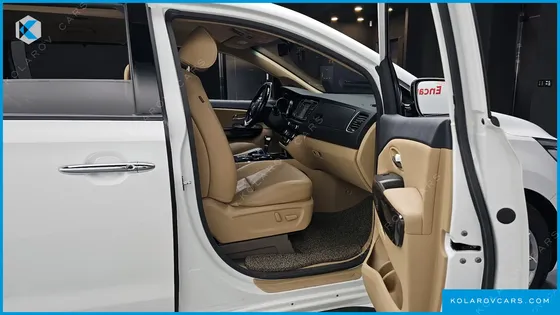 KIA CARNIVAL 9-SEATER PRSTIGE