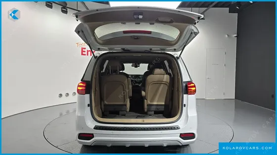 KIA CARNIVAL 9-SEATER PRSTIGE