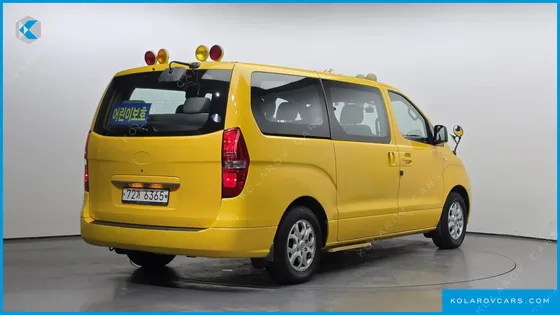 HYUNDAI STAREX GUARD CAR OF CHILDREN