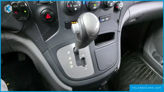 HYUNDAI STAREX GUARD CAR OF CHILDREN