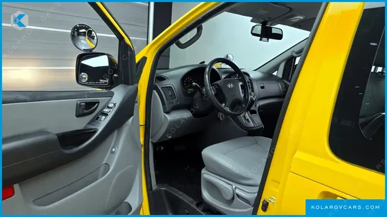 HYUNDAI STAREX GUARD CAR OF CHILDREN