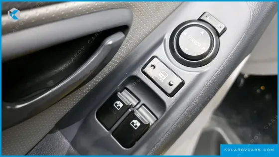 HYUNDAI STAREX GUARD CAR OF CHILDREN