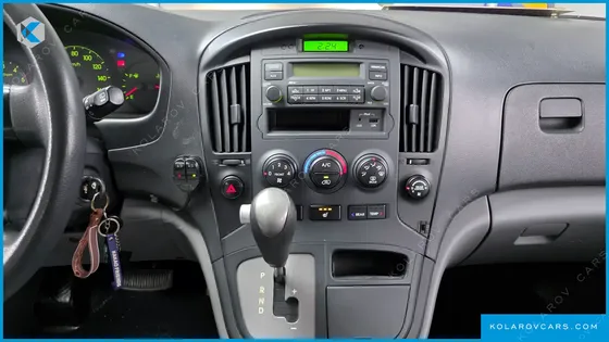 HYUNDAI STAREX GUARD CAR OF CHILDREN