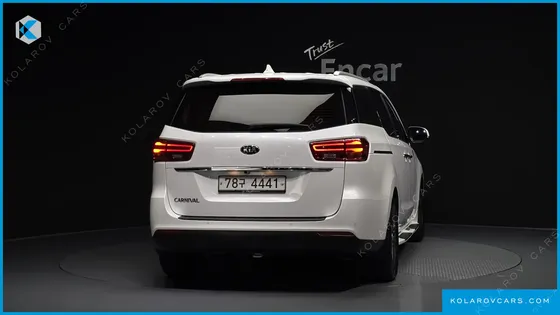 KIA CARNIVAL 11-SEATER PRESTIGE