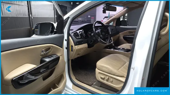 KIA CARNIVAL 11-SEATER PRESTIGE