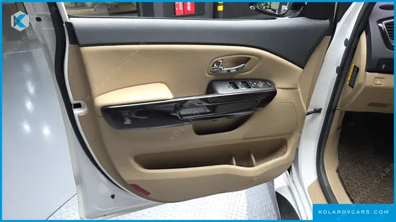 KIA CARNIVAL 11-SEATER PRESTIGE