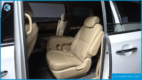 KIA CARNIVAL 11-SEATER PRESTIGE
