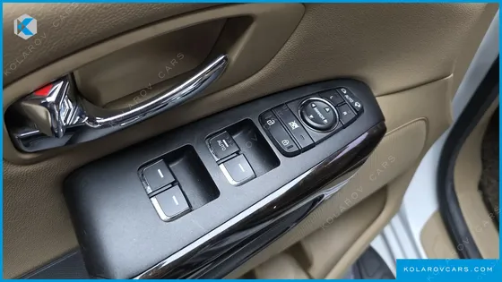 KIA CARNIVAL 11-SEATER PRESTIGE