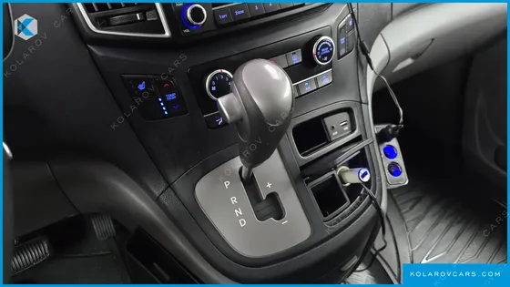 HYUNDAI STAREX 12-SEATER WAGON