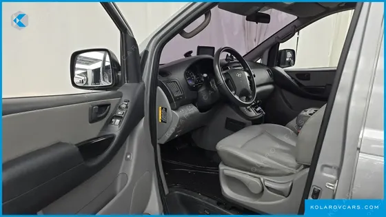 HYUNDAI STAREX 12-SEATER WAGON