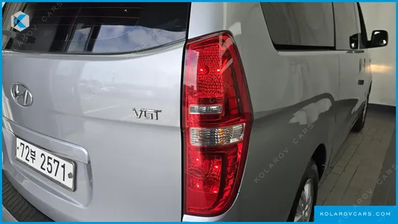 HYUNDAI STAREX 12-SEATER WAGON