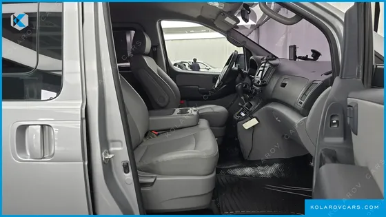 HYUNDAI STAREX 12-SEATER WAGON
