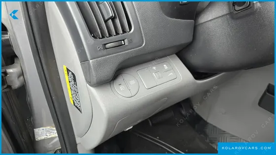 HYUNDAI STAREX 12-SEATER WAGON