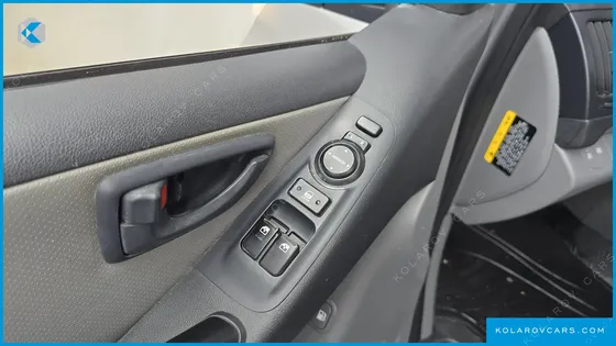 HYUNDAI STAREX 12-SEATER WAGON