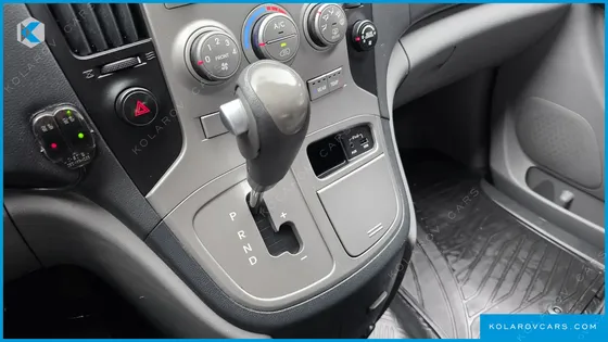 HYUNDAI STAREX 12-SEATER WAGON