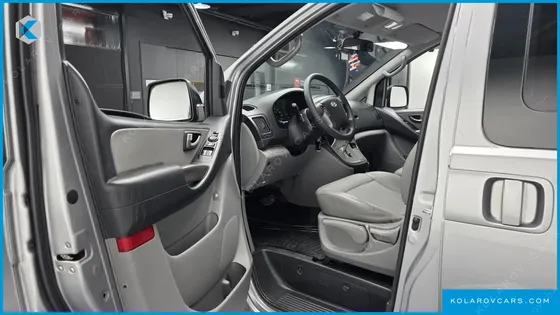 HYUNDAI STAREX 12-SEATER WAGON