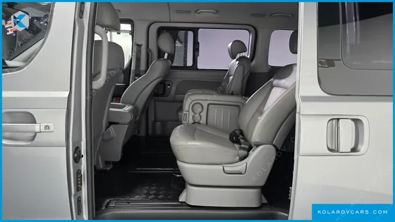 HYUNDAI STAREX 12-SEATER WAGON