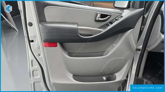 HYUNDAI STAREX 12-SEATER WAGON