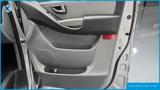HYUNDAI STAREX 12-SEATER WAGON