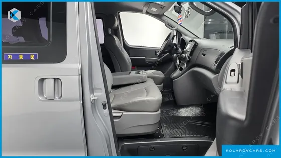 HYUNDAI STAREX 12-SEATER WAGON