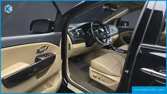 KIA CARNIVAL 7-SEATER LIMOUSINE
