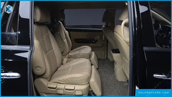 KIA CARNIVAL 7-SEATER LIMOUSINE