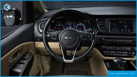 KIA CARNIVAL 7-SEATER LIMOUSINE